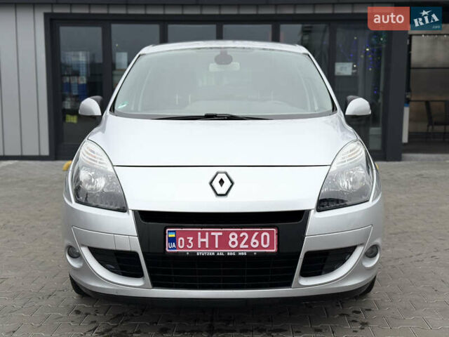 Серый Рено Сценик, объемом двигателя 1.6 л и пробегом 196 тыс. км за 6700 $, фото 2 на Automoto.ua