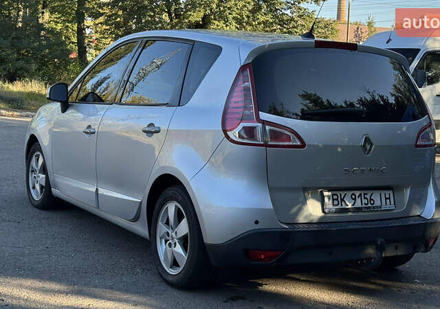 Серый Рено Сценик, объемом двигателя 2 л и пробегом 272 тыс. км за 6800 $, фото 7 на Automoto.ua