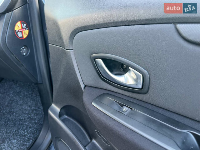 Сірий Рено Сценік, об'ємом двигуна 1.6 л та пробігом 237 тис. км за 7650 $, фото 53 на Automoto.ua