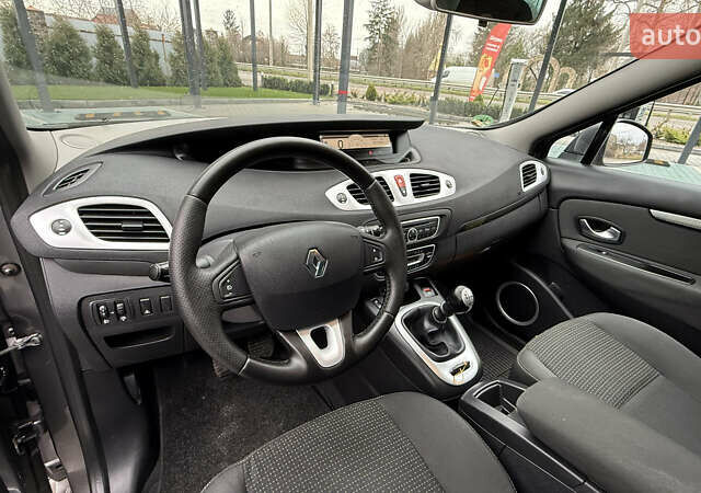 Сірий Рено Сценік, об'ємом двигуна 1.6 л та пробігом 176 тис. км за 7250 $, фото 10 на Automoto.ua