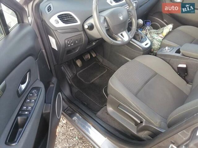 Серый Рено Сценик, объемом двигателя 1.6 л и пробегом 156 тыс. км за 7200 $, фото 7 на Automoto.ua