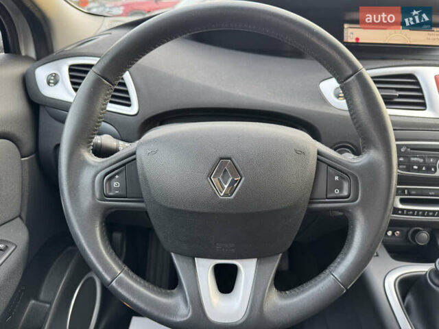 Сірий Рено Сценік, об'ємом двигуна 1.4 л та пробігом 176 тис. км за 7300 $, фото 15 на Automoto.ua