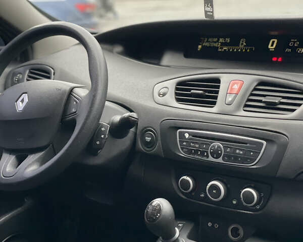Сірий Рено Сценік, об'ємом двигуна 1.46 л та пробігом 290 тис. км за 5700 $, фото 9 на Automoto.ua
