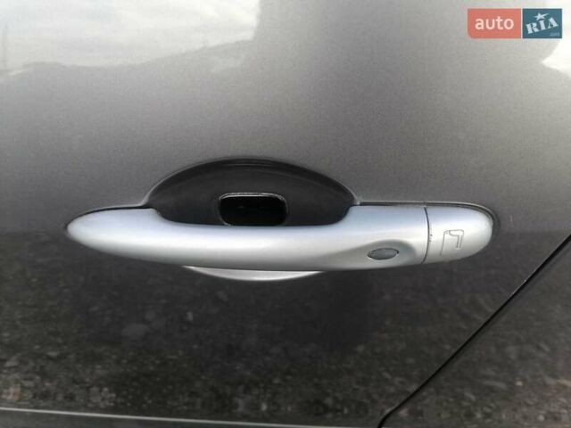 Серый Рено Сценик, объемом двигателя 1.6 л и пробегом 156 тыс. км за 7200 $, фото 6 на Automoto.ua