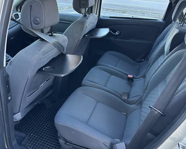 Серый Рено Сценик, объемом двигателя 1.46 л и пробегом 213 тыс. км за 5600 $, фото 38 на Automoto.ua