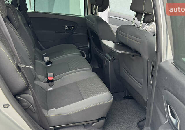 Рено Сценик 2009 в Виннице на Automoto.ua Серый Рено Сценик, объемом двигателя 0 л и пробегом 220 тыс. км за 7750 $, фото 43 на Automoto.ua