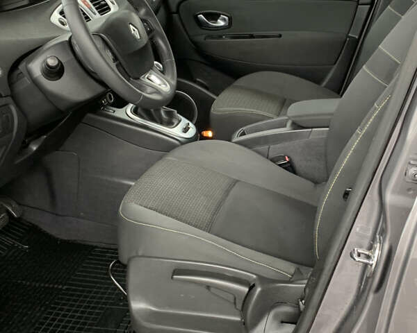 Серый Рено Сценик, объемом двигателя 1.6 л и пробегом 214 тыс. км за 7350 $, фото 36 на Automoto.ua