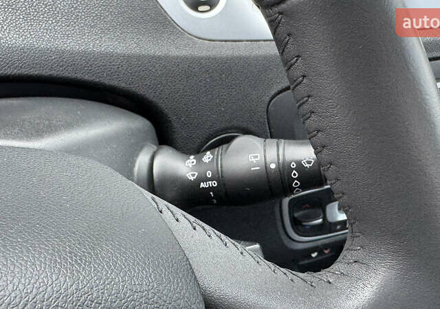 Рено Сценик 2009 в Виннице на Automoto.ua Серый Рено Сценик, объемом двигателя 0 л и пробегом 220 тыс. км за 7750 $, фото 48 на Automoto.ua