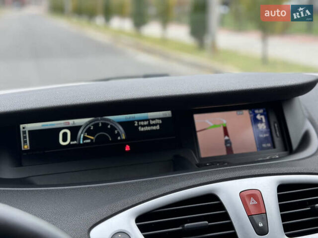 Сірий Рено Сценік, об'ємом двигуна 1.5 л та пробігом 234 тис. км за 5700 $, фото 39 на Automoto.ua
