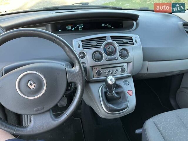 Рено Сценик 2009 в Харькове на Automoto.ua Серый Рено Сценик, объемом двигателя 0 л и пробегом 239 тыс. км за 6800 $, фото 7 на Automoto.ua