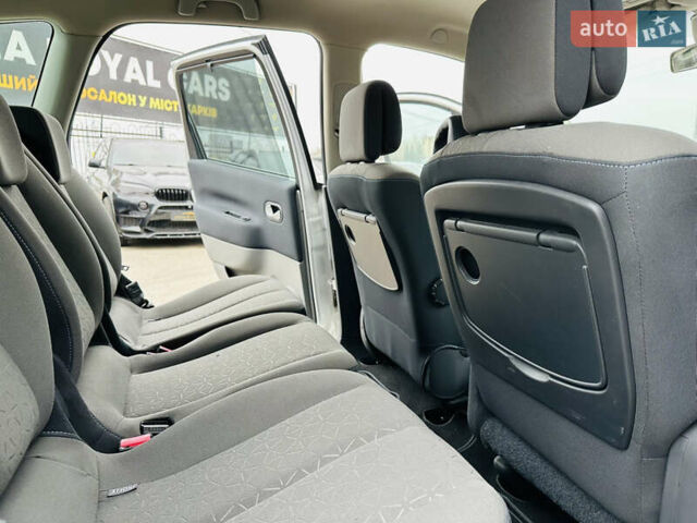 Серый Рено Сценик, объемом двигателя 1.6 л и пробегом 540 тыс. км за 6900 $, фото 18 на Automoto.ua