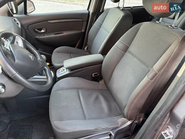 Сірий Рено Сценік, об'ємом двигуна 1.46 л та пробігом 265 тис. км за 5350 $, фото 7 на Automoto.ua