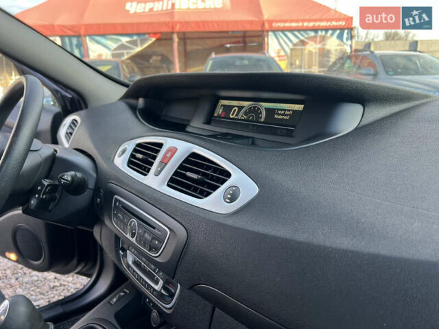 Сірий Рено Сценік, об'ємом двигуна 1.6 л та пробігом 237 тис. км за 7650 $, фото 49 на Automoto.ua