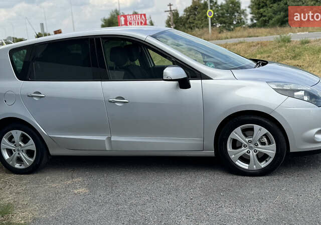 Рено Сценик 2009 в Виннице на Automoto.ua Серый Рено Сценик, объемом двигателя 0 л и пробегом 220 тыс. км за 7750 $, фото 18 на Automoto.ua