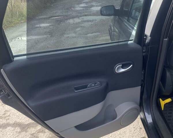 Серый Рено Сценик, объемом двигателя 1.6 л и пробегом 212 тыс. км за 5000 $, фото 4 на Automoto.ua