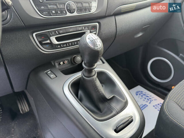 Сірий Рено Сценік, об'ємом двигуна 1.4 л та пробігом 176 тис. км за 7300 $, фото 11 на Automoto.ua