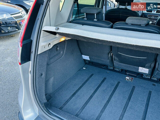 Рено Сценик 2009 в Харькове на Automoto.ua Серый Рено Сценик, объемом двигателя 1.6 л и пробегом 203 тыс. км за 7999 $, фото 39 на Automoto.ua