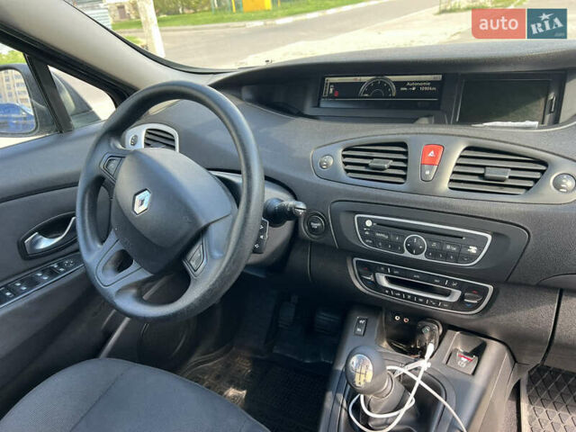 Серый Рено Сценик, объемом двигателя 1.5 л и пробегом 295 тыс. км за 5800 $, фото 10 на Automoto.ua
