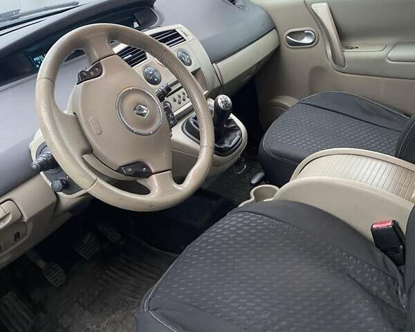 Сірий Рено Сценік, об'ємом двигуна 1.5 л та пробігом 296 тис. км за 4900 $, фото 2 на Automoto.ua