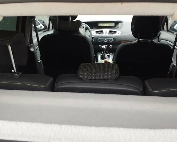 Серый Рено Сценик, объемом двигателя 1.6 л и пробегом 250 тыс. км за 6600 $, фото 14 на Automoto.ua