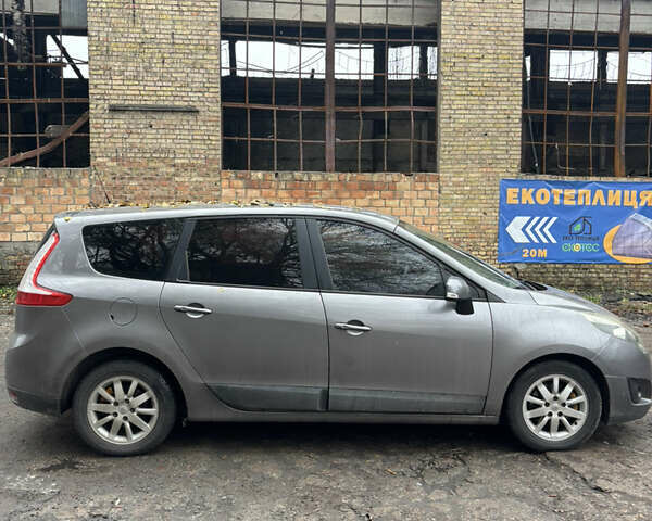 Серый Рено Сценик, объемом двигателя 1.87 л и пробегом 320 тыс. км за 6300 $, фото 7 на Automoto.ua