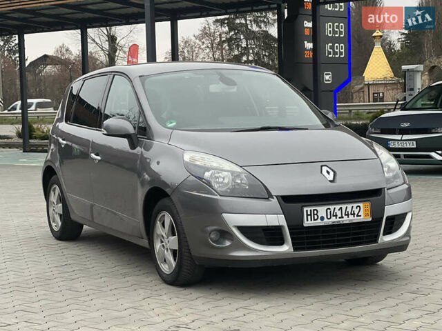 Сірий Рено Сценік, об'ємом двигуна 1.6 л та пробігом 176 тис. км за 7700 $, фото 3 на Automoto.ua