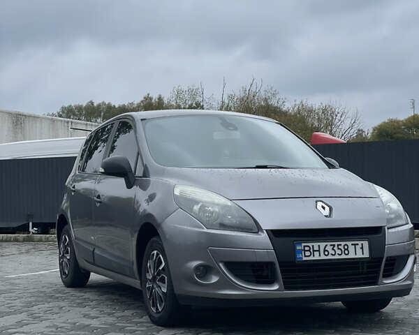 Сірий Рено Сценік, об'ємом двигуна 1.46 л та пробігом 290 тис. км за 5700 $, фото 5 на Automoto.ua