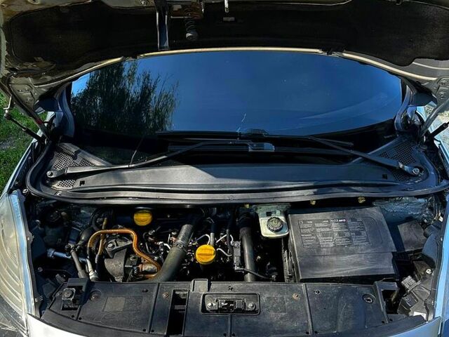 Серый Рено Сценик, объемом двигателя 1.5 л и пробегом 303 тыс. км за 6200 $, фото 5 на Automoto.ua