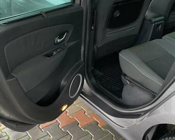 Серый Рено Сценик, объемом двигателя 1.6 л и пробегом 214 тыс. км за 7350 $, фото 43 на Automoto.ua