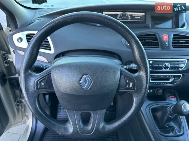 Серый Рено Сценик, объемом двигателя 1.46 л и пробегом 213 тыс. км за 5600 $, фото 46 на Automoto.ua