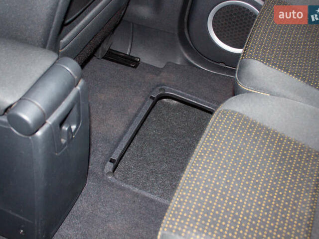 Серый Рено Сценик, объемом двигателя 2 л и пробегом 130 тыс. км за 8200 $, фото 32 на Automoto.ua