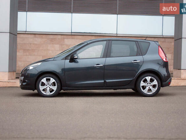 Серый Рено Сценик, объемом двигателя 2 л и пробегом 130 тыс. км за 8200 $, фото 5 на Automoto.ua