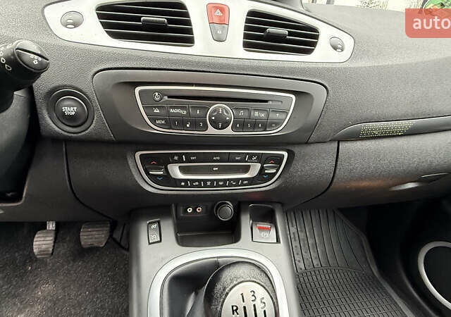 Сірий Рено Сценік, об'ємом двигуна 1.6 л та пробігом 176 тис. км за 7250 $, фото 20 на Automoto.ua