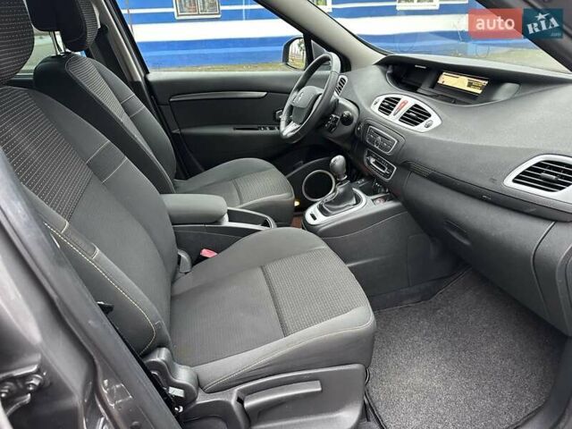 Серый Рено Сценик, объемом двигателя 1.6 л и пробегом 202 тыс. км за 8300 $, фото 34 на Automoto.ua