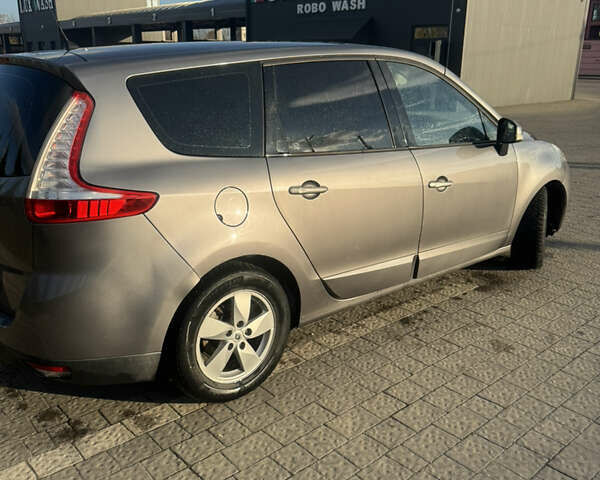 Сірий Рено Сценік, об'ємом двигуна 1.46 л та пробігом 256 тис. км за 5700 $, фото 3 на Automoto.ua