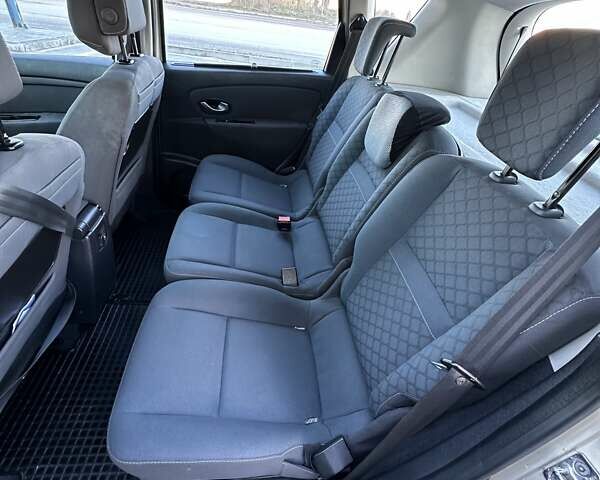 Серый Рено Сценик, объемом двигателя 1.46 л и пробегом 213 тыс. км за 5600 $, фото 39 на Automoto.ua