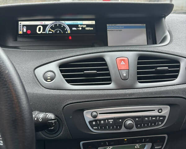 Серый Рено Сценик, объемом двигателя 1.87 л и пробегом 320 тыс. км за 6300 $, фото 12 на Automoto.ua