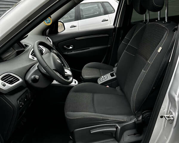 Серый Рено Сценик, объемом двигателя 2 л и пробегом 272 тыс. км за 6800 $, фото 13 на Automoto.ua