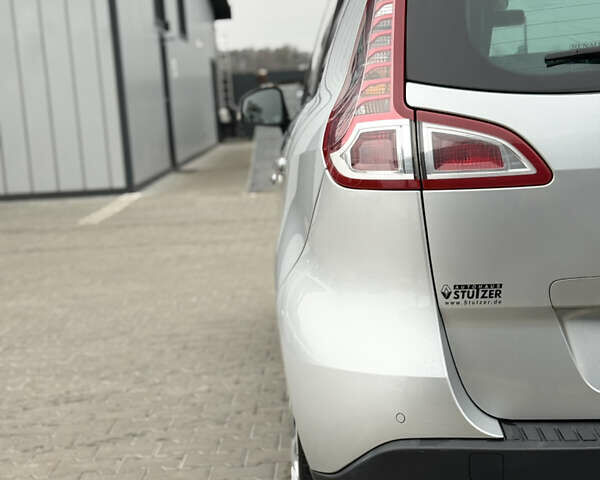 Серый Рено Сценик, объемом двигателя 1.6 л и пробегом 196 тыс. км за 6700 $, фото 23 на Automoto.ua