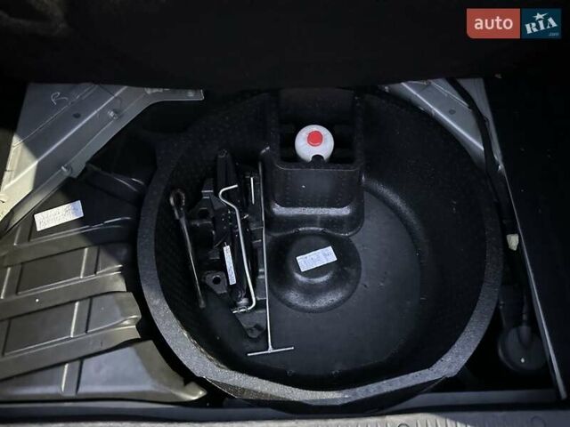 Серый Рено Сценик, объемом двигателя 1.6 л и пробегом 228 тыс. км за 5450 $, фото 29 на Automoto.ua