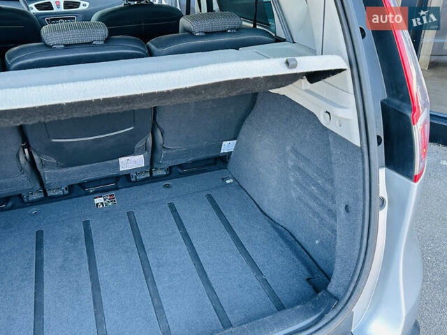 Рено Сценик 2009 в Харькове на Automoto.ua Серый Рено Сценик, объемом двигателя 1.6 л и пробегом 203 тыс. км за 7999 $, фото 40 на Automoto.ua