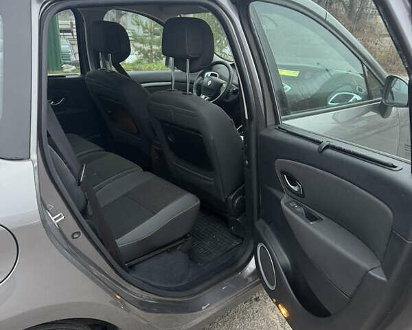 Сірий Рено Сценік, об'ємом двигуна 1.6 л та пробігом 230 тис. км за 8200 $, фото 6 на Automoto.ua