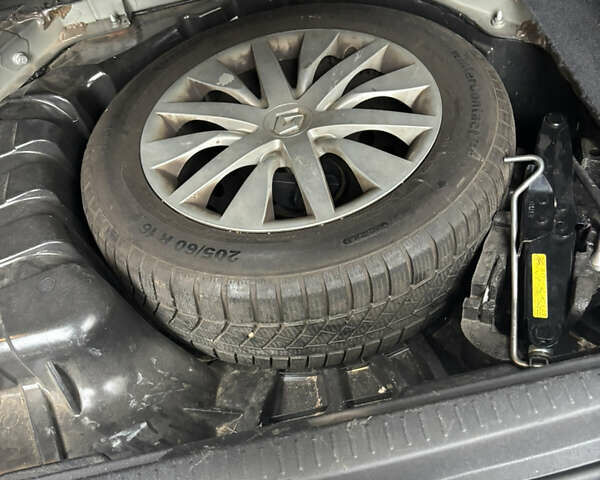 Серый Рено Сценик, объемом двигателя 1.87 л и пробегом 320 тыс. км за 6300 $, фото 16 на Automoto.ua