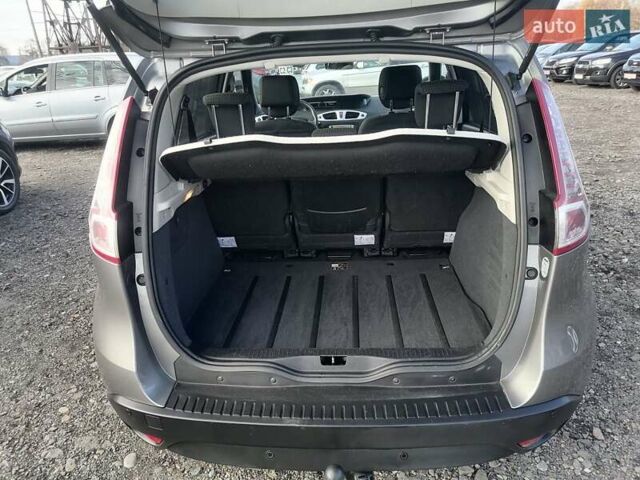 Серый Рено Сценик, объемом двигателя 1.6 л и пробегом 156 тыс. км за 7200 $, фото 16 на Automoto.ua