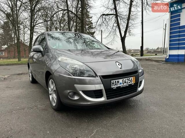 Серый Рено Сценик, объемом двигателя 1.6 л и пробегом 202 тыс. км за 8300 $, фото 6 на Automoto.ua
