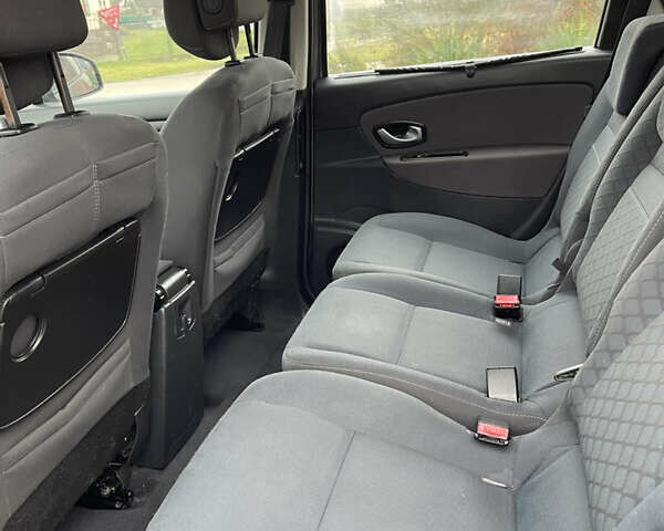 Сірий Рено Сценік, об'ємом двигуна 1.5 л та пробігом 268 тис. км за 6450 $, фото 18 на Automoto.ua