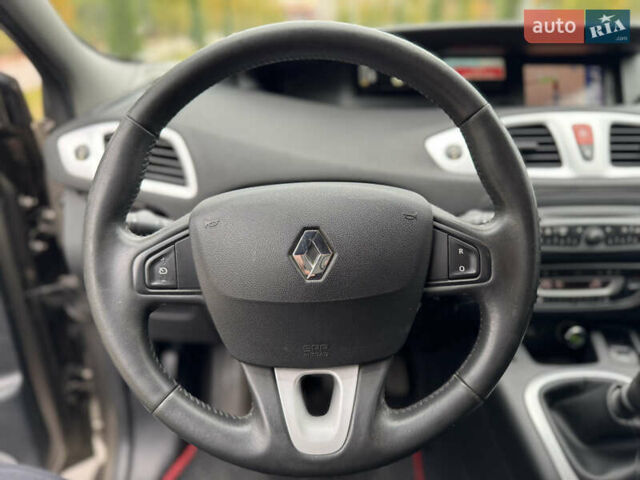 Сірий Рено Сценік, об'ємом двигуна 1.5 л та пробігом 234 тис. км за 5700 $, фото 37 на Automoto.ua