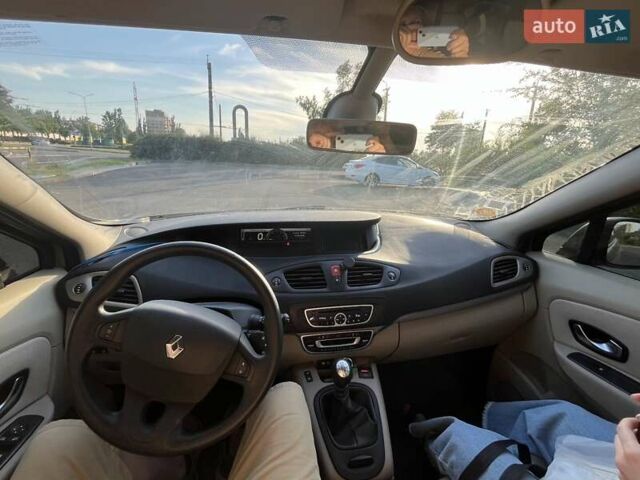 Серый Рено Сценик, объемом двигателя 1.5 л и пробегом 184 тыс. км за 7400 $, фото 4 на Automoto.ua