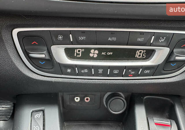 Рено Сценик 2009 в Виннице на Automoto.ua Серый Рено Сценик, объемом двигателя 0 л и пробегом 220 тыс. км за 7750 $, фото 54 на Automoto.ua