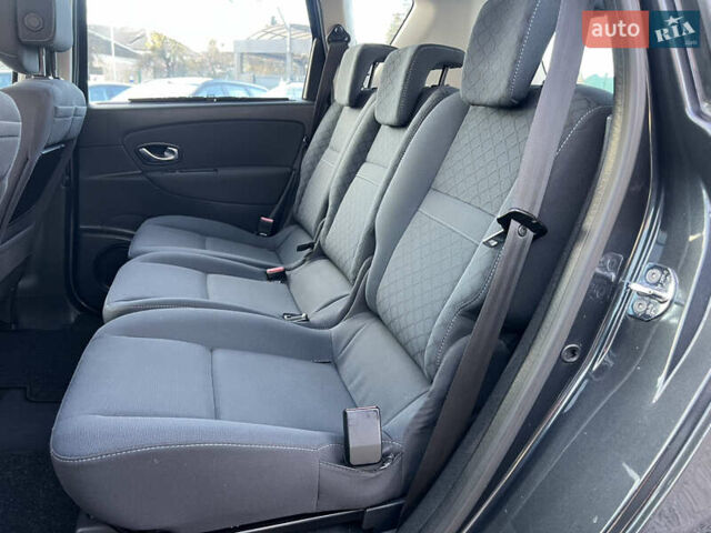 Сірий Рено Сценік, об'ємом двигуна 1.6 л та пробігом 237 тис. км за 7650 $, фото 44 на Automoto.ua